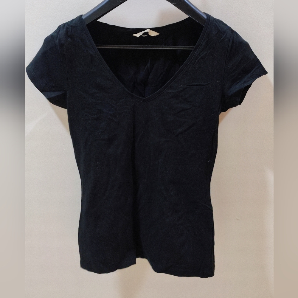 H&M black tshirt - Picture 2 of 4